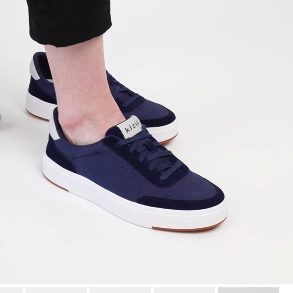 Women’s Kizik Prague Hands Free Canvas Sneakers - Picture 1 of 8